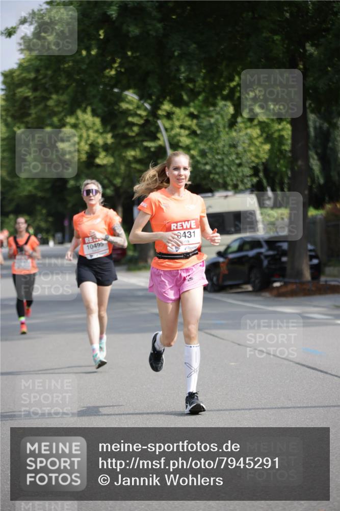 15.06.2025 - REWE Women's Run Jannik Wohlers http://msf.ph/oto/7945291 15.06.2025 08:48:07 Laufen 10495, 6431 meine-sportfotos.de