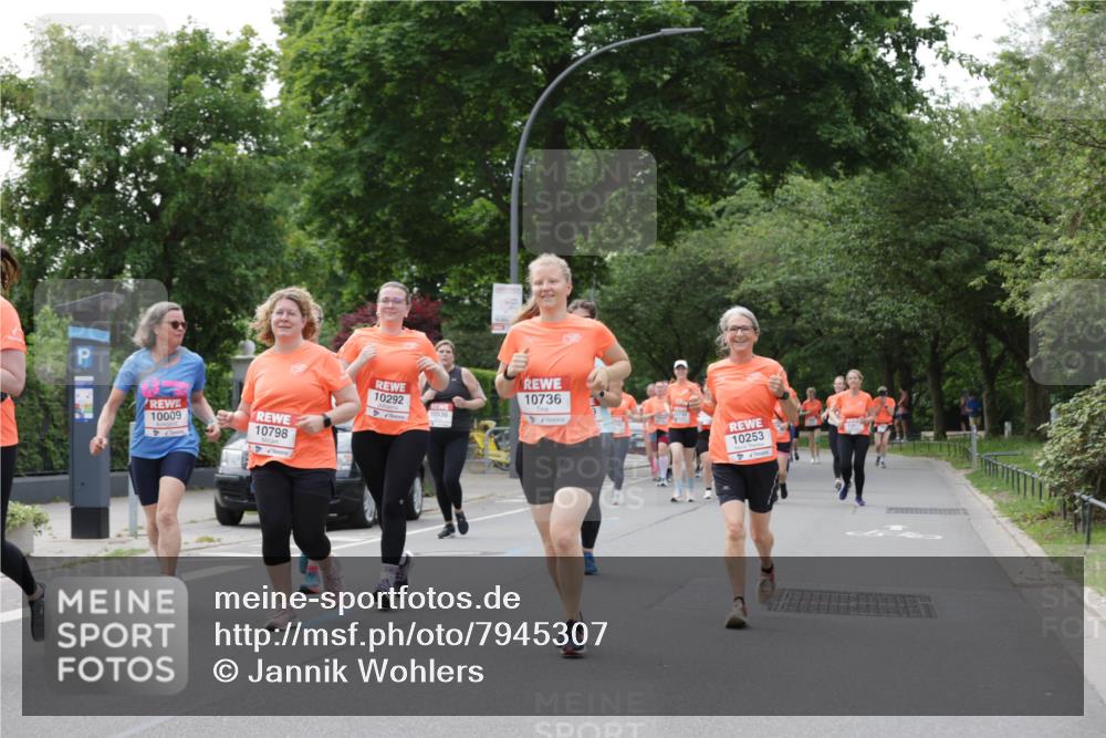 15.06.2025 - REWE Women's Run Jannik Wohlers http://msf.ph/oto/7945307 15.06.2025 08:29:41 Laufen 10292, 10009, 10798, 10736, 10253 meine-sportfotos.de