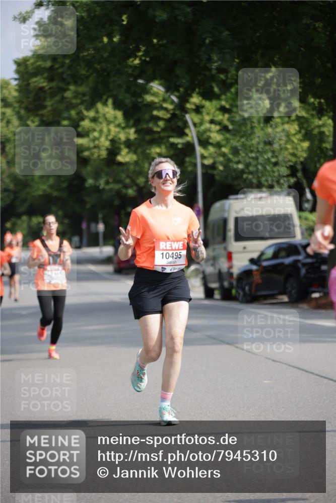 15.06.2025 - REWE Women's Run Jannik Wohlers http://msf.ph/oto/7945310 15.06.2025 08:48:08 Laufen 10495 meine-sportfotos.de