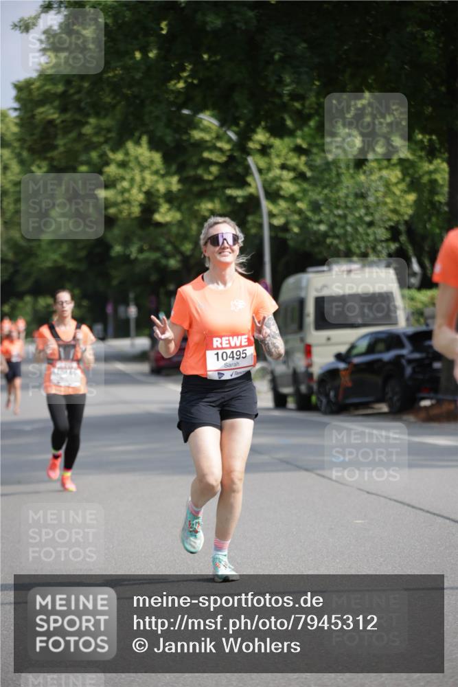 15.06.2025 - REWE Women's Run Jannik Wohlers http://msf.ph/oto/7945312 15.06.2025 08:48:08 Laufen 10495 meine-sportfotos.de