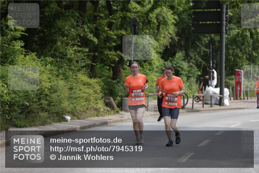 15.06.2025 - REWE Women's Run Jannik Wohlers http://msf.ph/oto/7945319 15.06.2025 10:18:32 Laufen 5331, 5312 meine-sportfotos.de