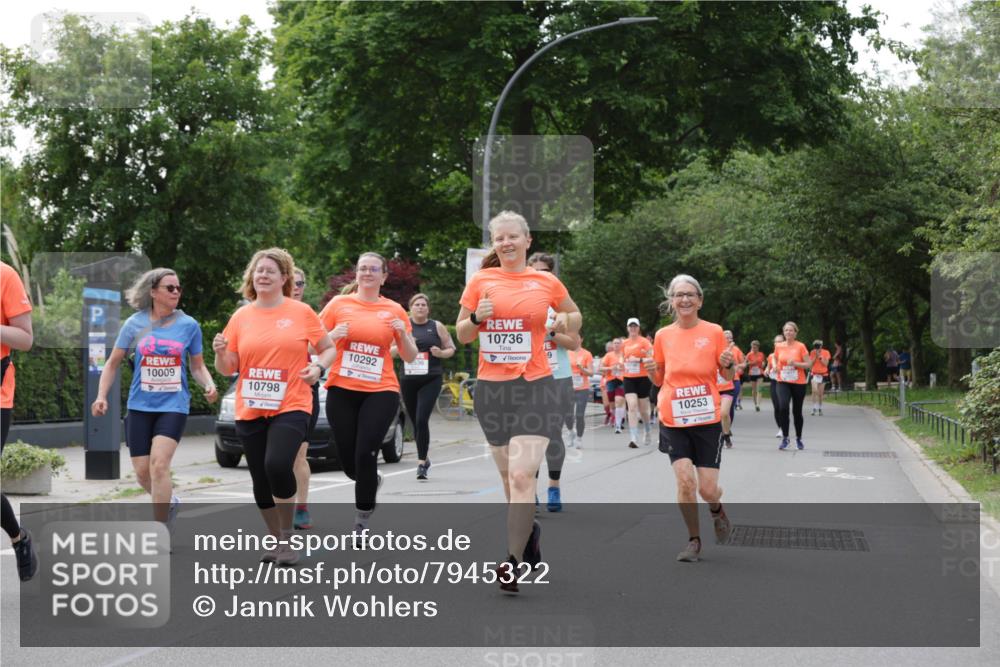 15.06.2025 - REWE Women's Run Jannik Wohlers http://msf.ph/oto/7945322 15.06.2025 08:29:41 Laufen 10009, 10798, 10292, 10736, 9, 10253 meine-sportfotos.de