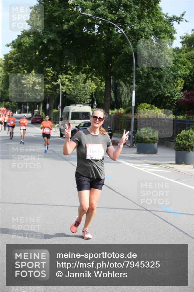15.06.2025 - REWE Women's Run Jannik Wohlers http://msf.ph/oto/7945325 15.06.2025 09:44:11 Laufen 10438 meine-sportfotos.de