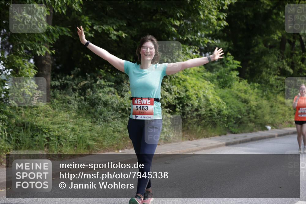 15.06.2025 - REWE Women's Run Jannik Wohlers http://msf.ph/oto/7945338 15.06.2025 10:18:34 Laufen 5463, 6431 meine-sportfotos.de