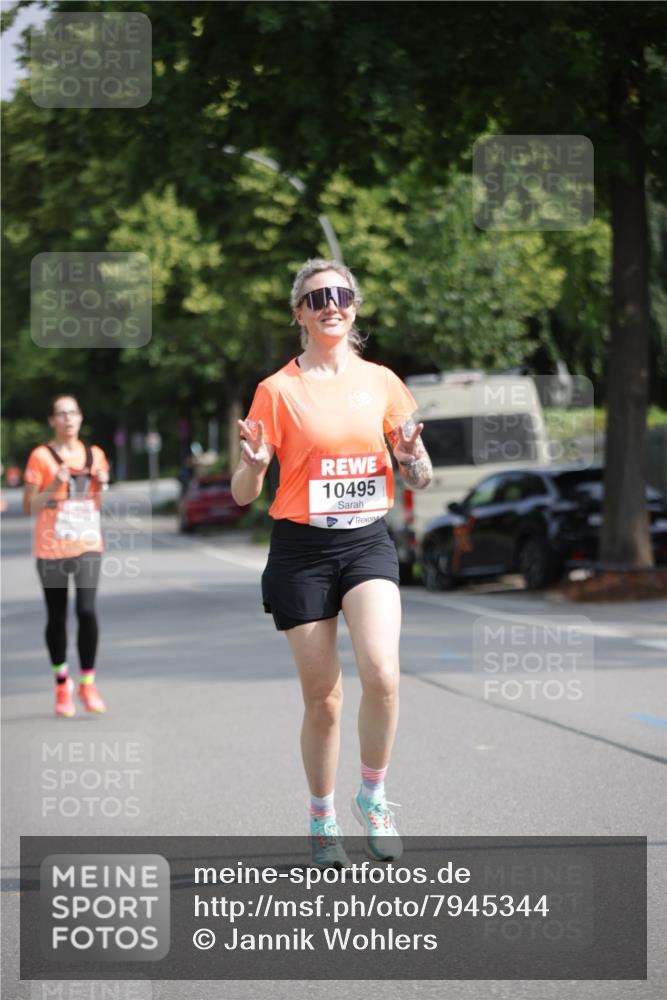 15.06.2025 - REWE Women's Run Jannik Wohlers http://msf.ph/oto/7945344 15.06.2025 08:48:09 Laufen 10495 meine-sportfotos.de