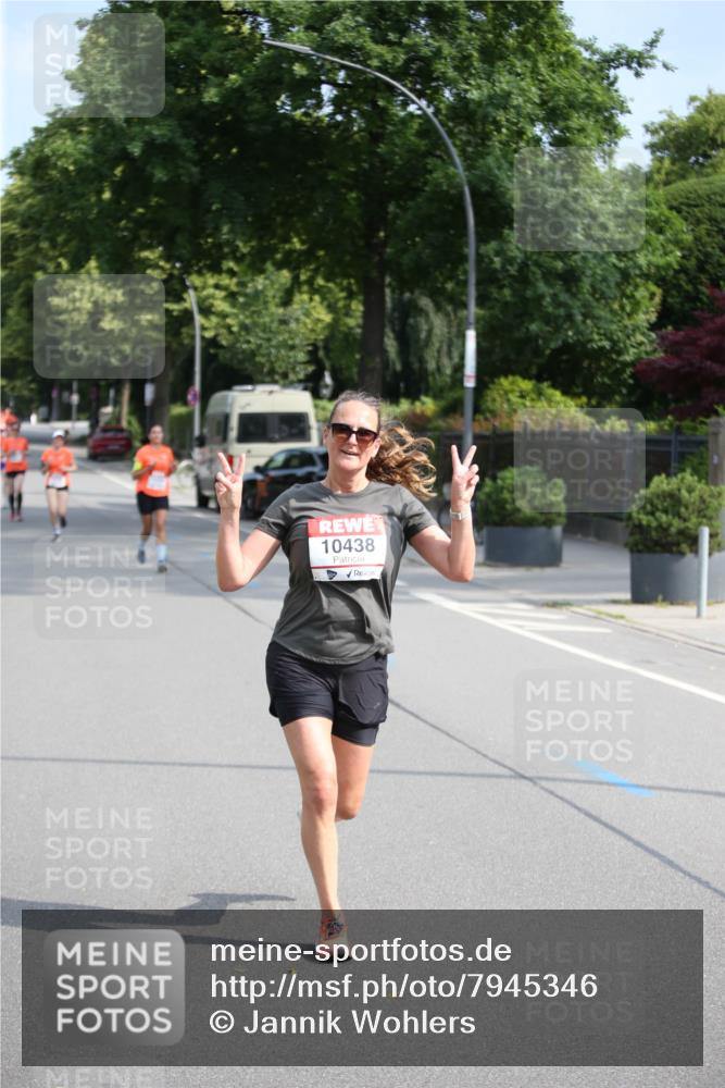 15.06.2025 - REWE Women's Run Jannik Wohlers http://msf.ph/oto/7945346 15.06.2025 09:44:11 Laufen 10438 meine-sportfotos.de