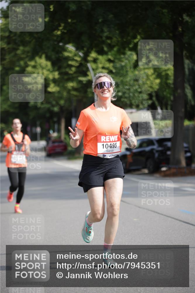 15.06.2025 - REWE Women's Run Jannik Wohlers http://msf.ph/oto/7945351 15.06.2025 08:48:09 Laufen 10495 meine-sportfotos.de