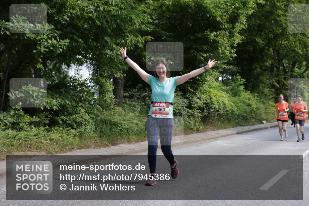 15.06.2025 - REWE Women's Run Jannik Wohlers http://msf.ph/oto/7945386 15.06.2025 10:18:34 Laufen 5463, 5331, 5312 meine-sportfotos.de