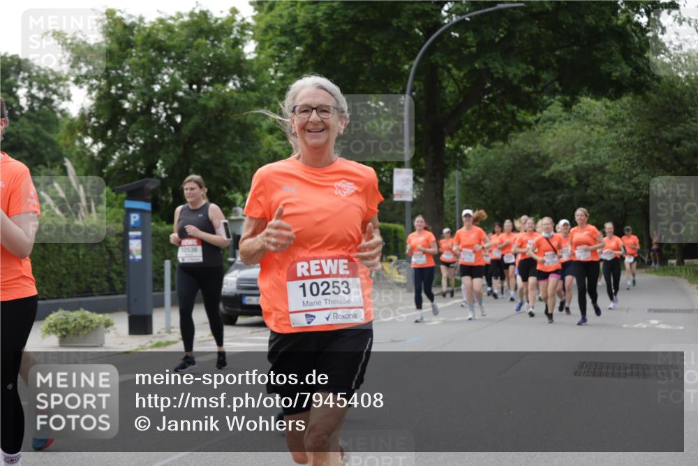 15.06.2025 - REWE Women's Run Jannik Wohlers http://msf.ph/oto/7945408 15.06.2025 08:29:43 Laufen 10536, 10253 meine-sportfotos.de