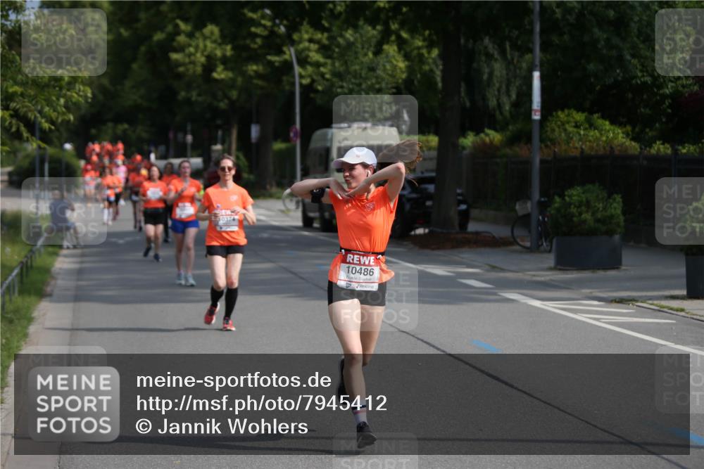 15.06.2025 - REWE Women's Run Jannik Wohlers http://msf.ph/oto/7945412 15.06.2025 09:44:19 Laufen 10374, 10486 meine-sportfotos.de