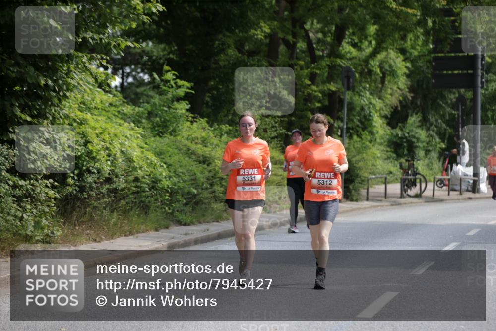 15.06.2025 - REWE Women's Run Jannik Wohlers http://msf.ph/oto/7945427 15.06.2025 10:18:36 Laufen 5331, 5312 meine-sportfotos.de