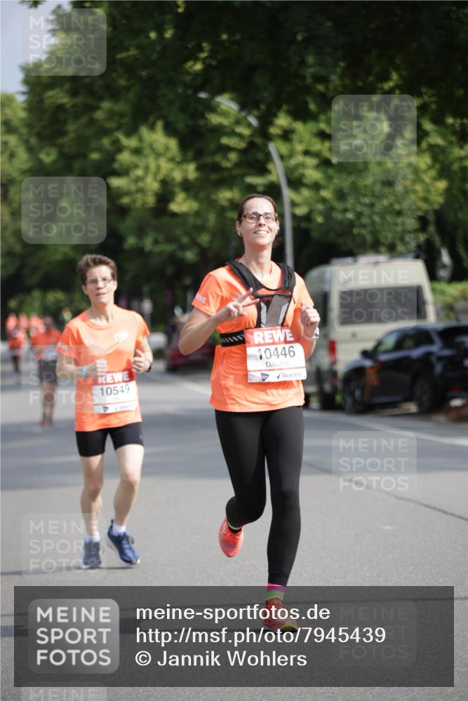 15.06.2025 - REWE Women's Run Jannik Wohlers http://msf.ph/oto/7945439 15.06.2025 08:48:12 Laufen 10549, 10446 meine-sportfotos.de