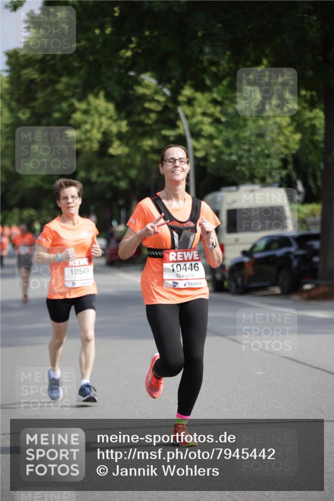 15.06.2025 - REWE Women's Run Jannik Wohlers http://msf.ph/oto/7945442 15.06.2025 08:48:12 Laufen 10549, 10446 meine-sportfotos.de