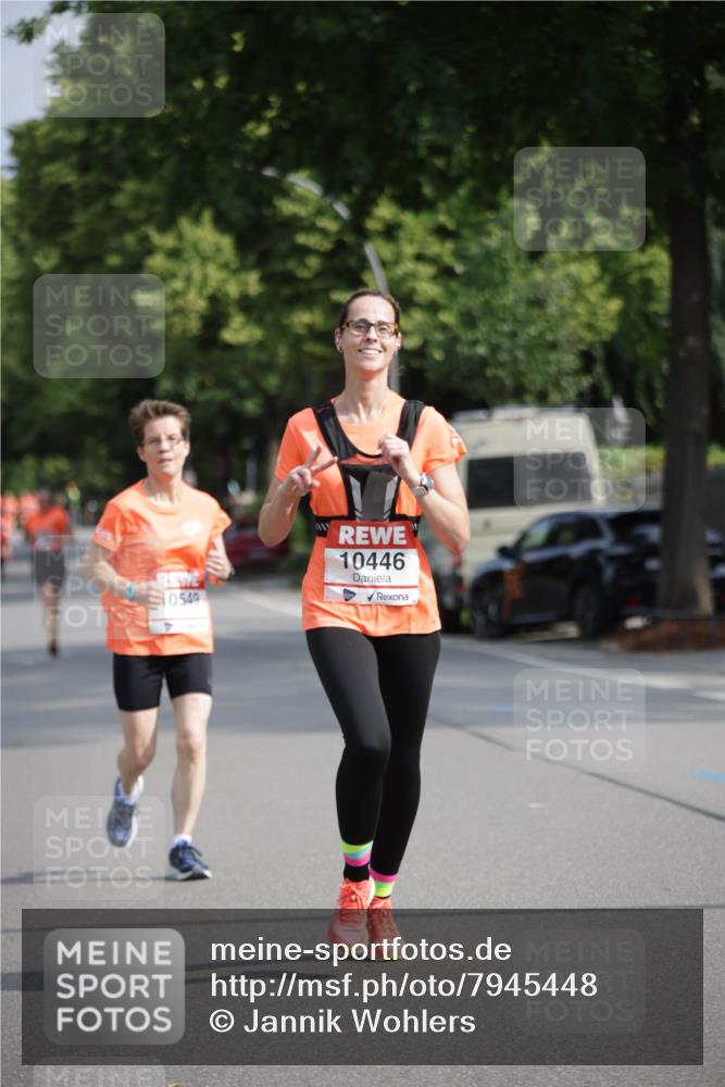 15.06.2025 - REWE Women's Run Jannik Wohlers http://msf.ph/oto/7945448 15.06.2025 08:48:12 Laufen 0549, 10446 meine-sportfotos.de