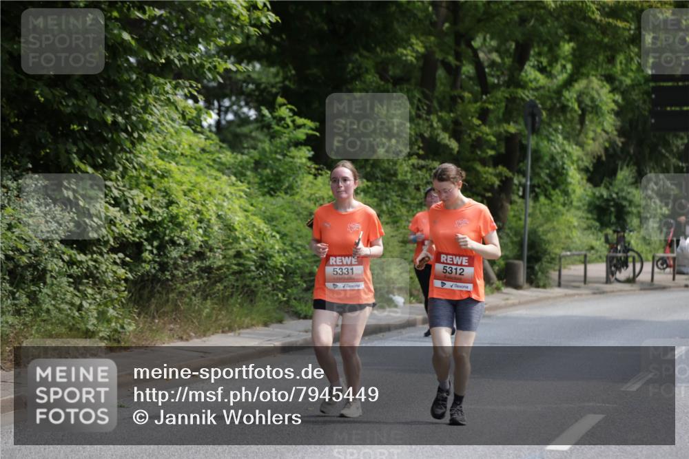 15.06.2025 - REWE Women's Run Jannik Wohlers http://msf.ph/oto/7945449 15.06.2025 10:18:37 Laufen 5331, 5312 meine-sportfotos.de