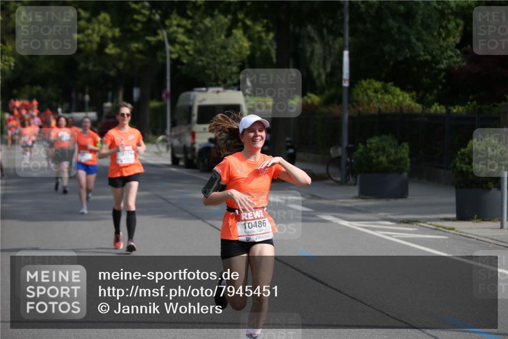 15.06.2025 - REWE Women's Run Jannik Wohlers http://msf.ph/oto/7945451 15.06.2025 09:44:20 Laufen 1374, 10486 meine-sportfotos.de