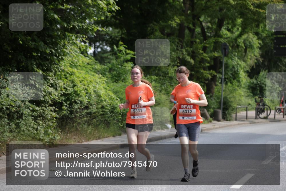 15.06.2025 - REWE Women's Run Jannik Wohlers http://msf.ph/oto/7945470 15.06.2025 10:18:37 Laufen 5331, 5312 meine-sportfotos.de