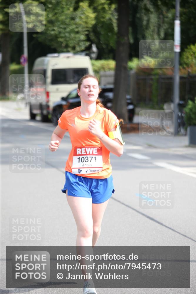 15.06.2025 - REWE Women's Run Jannik Wohlers http://msf.ph/oto/7945473 15.06.2025 09:44:25 Laufen 10371 meine-sportfotos.de
