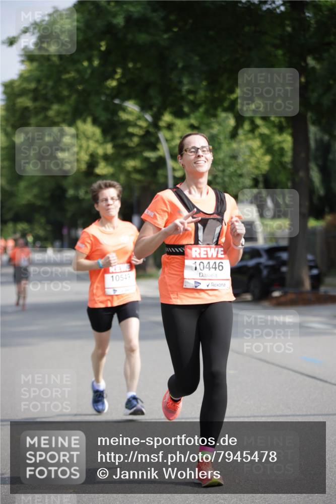 15.06.2025 - REWE Women's Run Jannik Wohlers http://msf.ph/oto/7945478 15.06.2025 08:48:12 Laufen 10549, 10446 meine-sportfotos.de