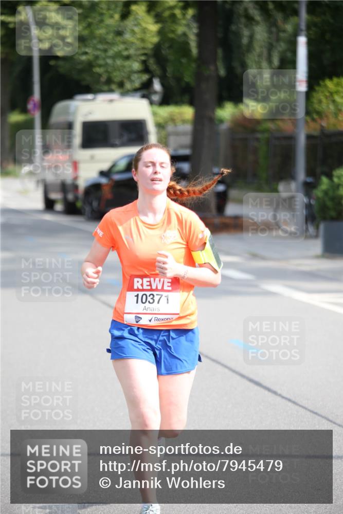 15.06.2025 - REWE Women's Run Jannik Wohlers http://msf.ph/oto/7945479 15.06.2025 09:44:25 Laufen 10371 meine-sportfotos.de