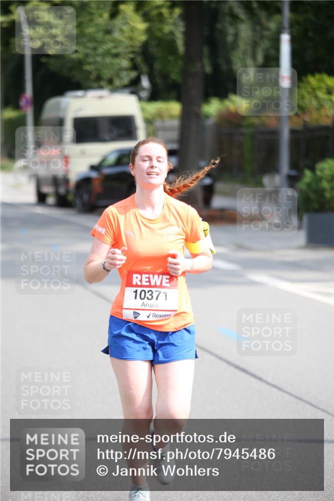 15.06.2025 - REWE Women's Run Jannik Wohlers http://msf.ph/oto/7945486 15.06.2025 09:44:26 Laufen 10371 meine-sportfotos.de