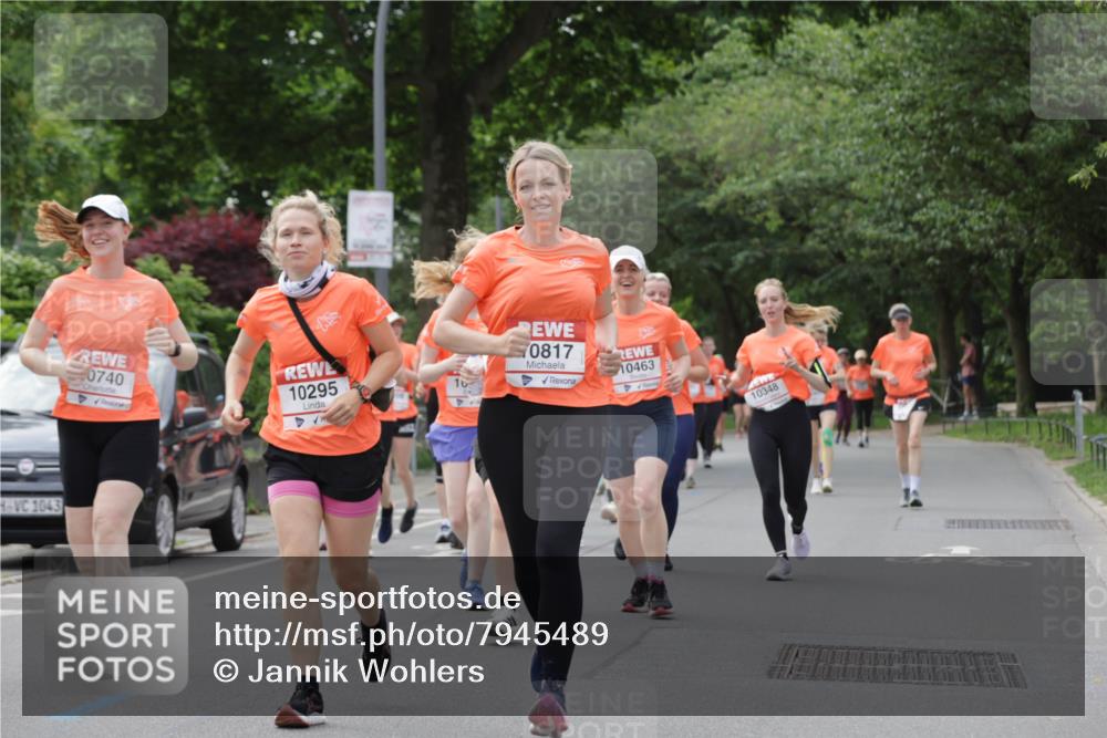 15.06.2025 - REWE Women's Run Jannik Wohlers http://msf.ph/oto/7945489 15.06.2025 08:29:47 Laufen 1043, 0740, 10295, 10, 0817, 10463, 10348 meine-sportfotos.de