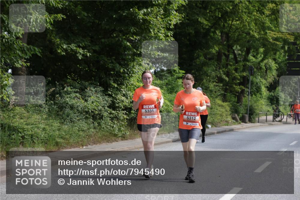 15.06.2025 - REWE Women's Run Jannik Wohlers http://msf.ph/oto/7945490 15.06.2025 10:18:39 Laufen 5331, 5312 meine-sportfotos.de