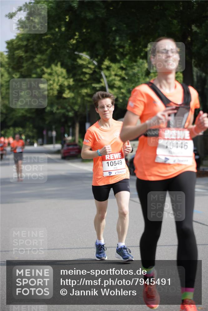 15.06.2025 - REWE Women's Run Jannik Wohlers http://msf.ph/oto/7945491 15.06.2025 08:48:13 Laufen 10549, 10446 meine-sportfotos.de