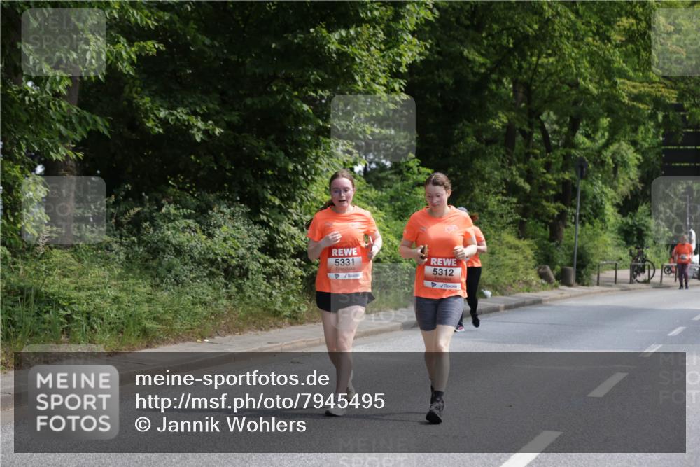 15.06.2025 - REWE Women's Run Jannik Wohlers http://msf.ph/oto/7945495 15.06.2025 10:18:39 Laufen 5331, 5312 meine-sportfotos.de