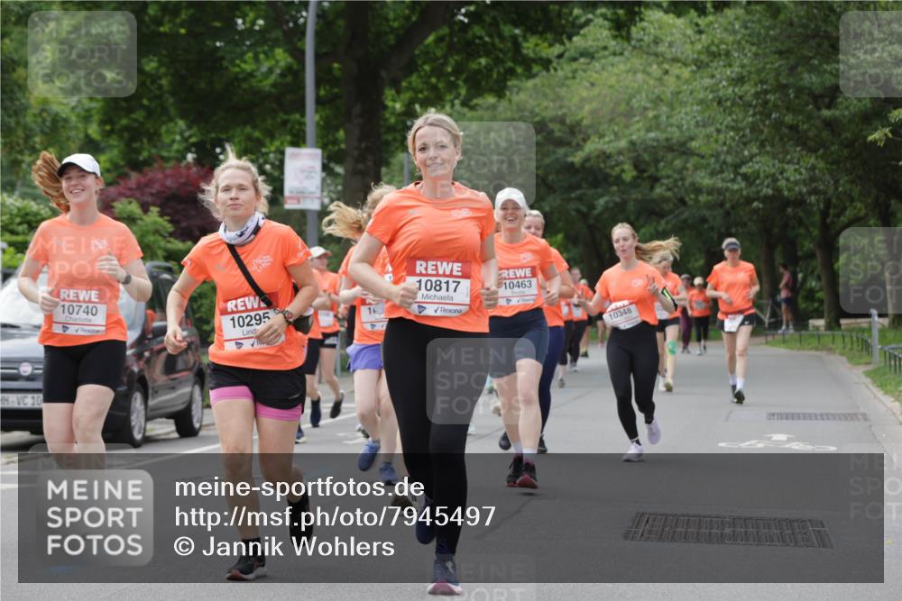 15.06.2025 - REWE Women's Run Jannik Wohlers http://msf.ph/oto/7945497 15.06.2025 08:29:47 Laufen 10, 10740, 10295, 10817, 10463, 10348 meine-sportfotos.de