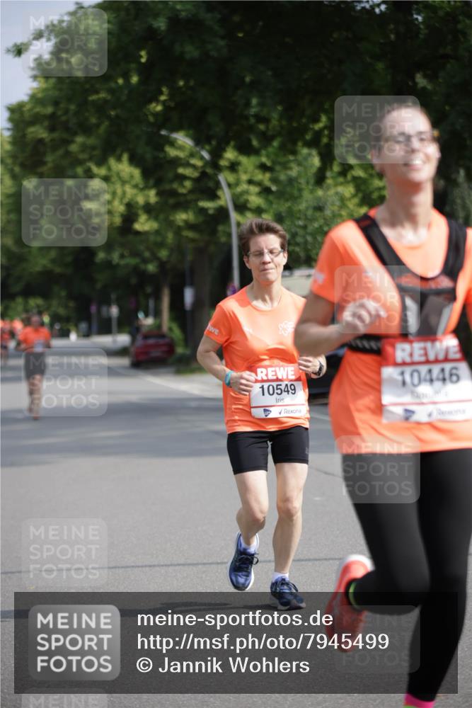 15.06.2025 - REWE Women's Run Jannik Wohlers http://msf.ph/oto/7945499 15.06.2025 08:48:13 Laufen 10549, 10446 meine-sportfotos.de