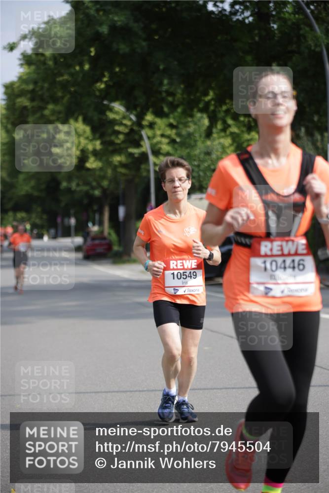 15.06.2025 - REWE Women's Run Jannik Wohlers http://msf.ph/oto/7945504 15.06.2025 08:48:13 Laufen 10549, 10446 meine-sportfotos.de
