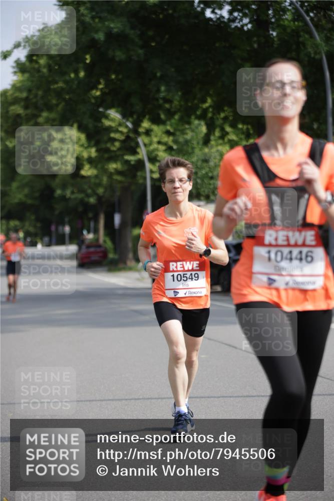 15.06.2025 - REWE Women's Run Jannik Wohlers http://msf.ph/oto/7945506 15.06.2025 08:48:13 Laufen 10549, 10446, 4 meine-sportfotos.de