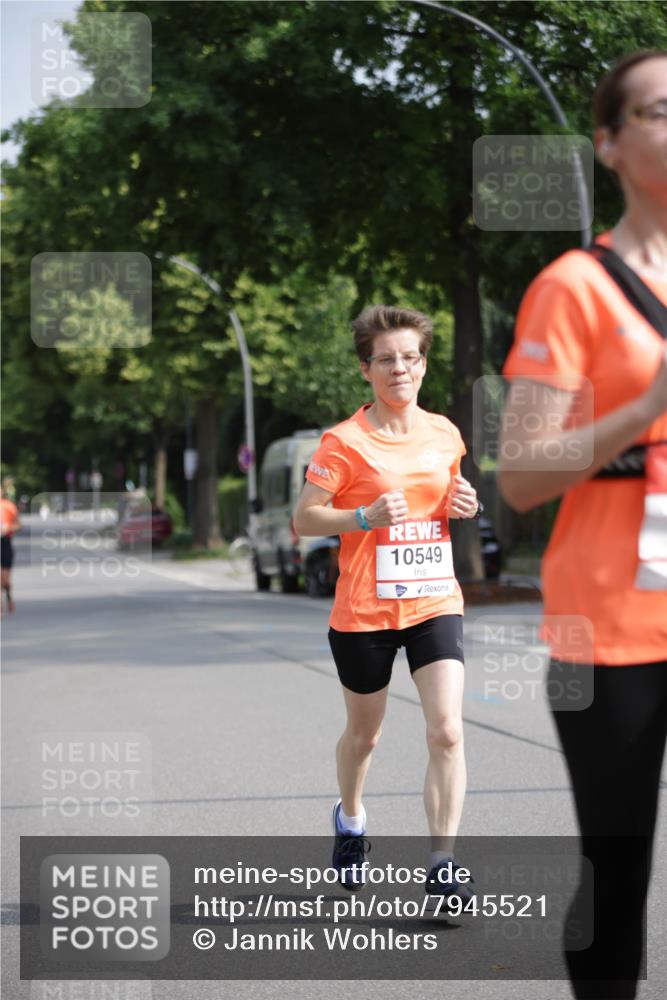 15.06.2025 - REWE Women's Run Jannik Wohlers http://msf.ph/oto/7945521 15.06.2025 08:48:13 Laufen 10549 meine-sportfotos.de