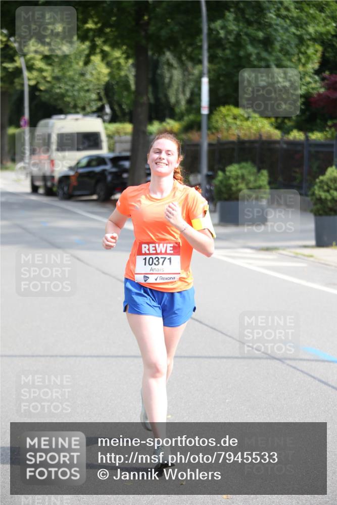 15.06.2025 - REWE Women's Run Jannik Wohlers http://msf.ph/oto/7945533 15.06.2025 09:44:26 Laufen 10371 meine-sportfotos.de