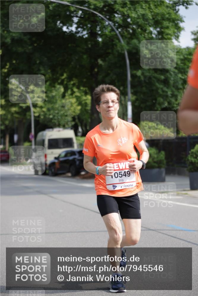 15.06.2025 - REWE Women's Run Jannik Wohlers http://msf.ph/oto/7945546 15.06.2025 08:48:14 Laufen 0549 meine-sportfotos.de