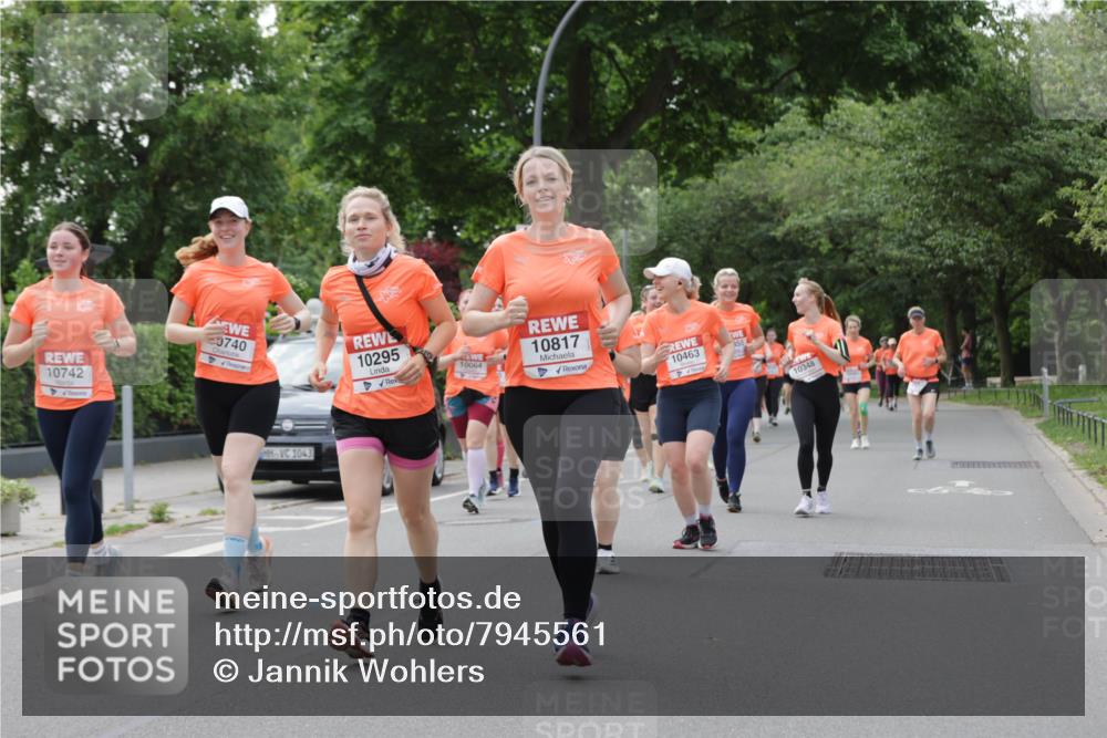 15.06.2025 - REWE Women's Run Jannik Wohlers http://msf.ph/oto/7945561 15.06.2025 08:29:48 Laufen 9740, 10742, 10295, 1043, 10064, 10817, 10463, 155, 10348 meine-sportfotos.de