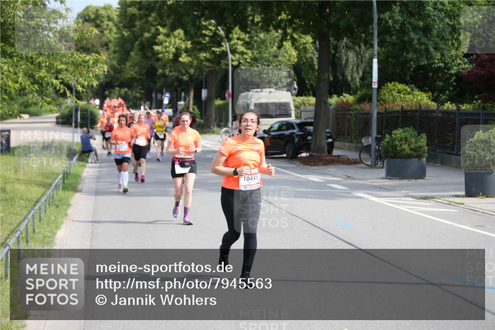 15.06.2025 - REWE Women's Run Jannik Wohlers http://msf.ph/oto/7945563 15.06.2025 09:44:30 Laufen 10441 meine-sportfotos.de