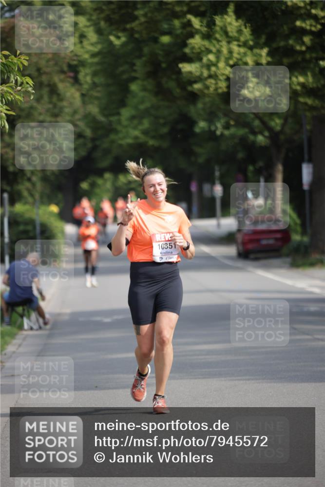 15.06.2025 - REWE Women's Run Jannik Wohlers http://msf.ph/oto/7945572 15.06.2025 08:48:19 Laufen 10851 meine-sportfotos.de