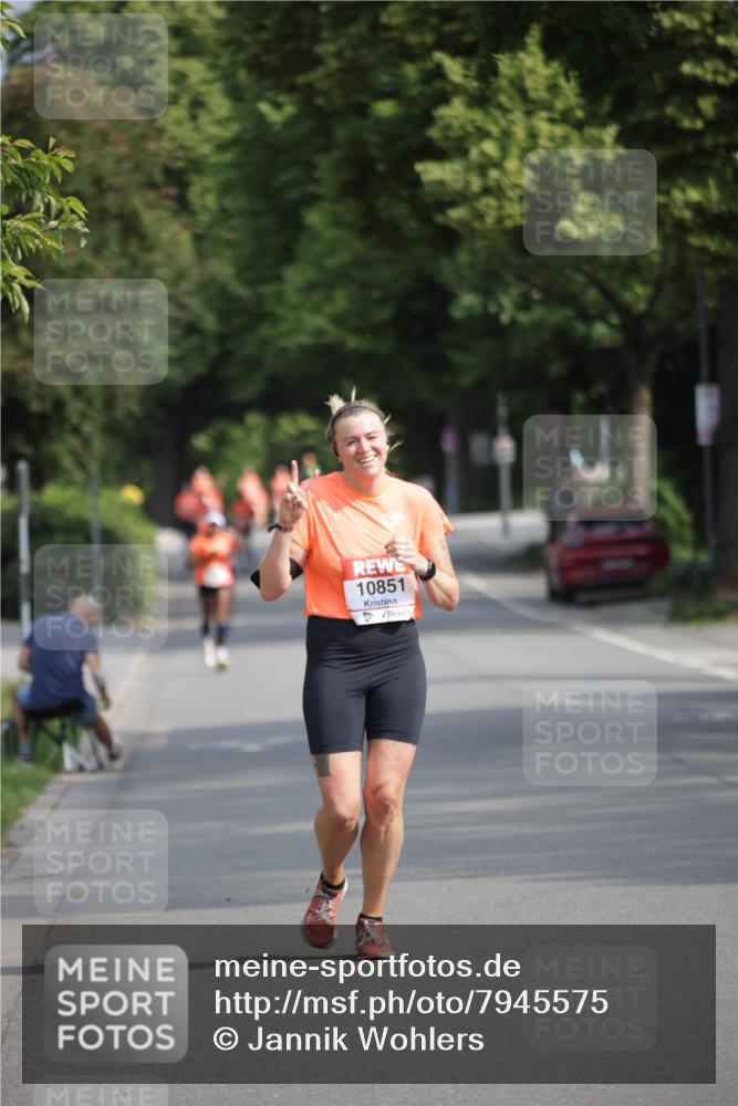 15.06.2025 - REWE Women's Run Jannik Wohlers http://msf.ph/oto/7945575 15.06.2025 08:48:19 Laufen 10851 meine-sportfotos.de