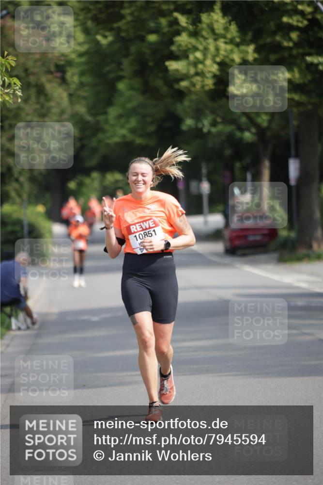 15.06.2025 - REWE Women's Run Jannik Wohlers http://msf.ph/oto/7945594 15.06.2025 08:48:20 Laufen 10851 meine-sportfotos.de