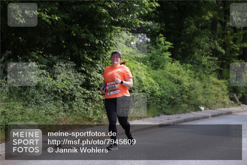 15.06.2025 - REWE Women's Run Jannik Wohlers http://msf.ph/oto/7945609 15.06.2025 10:18:43 Laufen 5664 meine-sportfotos.de