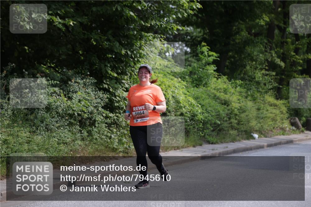 15.06.2025 - REWE Women's Run Jannik Wohlers http://msf.ph/oto/7945610 15.06.2025 10:18:43 Laufen 5664 meine-sportfotos.de