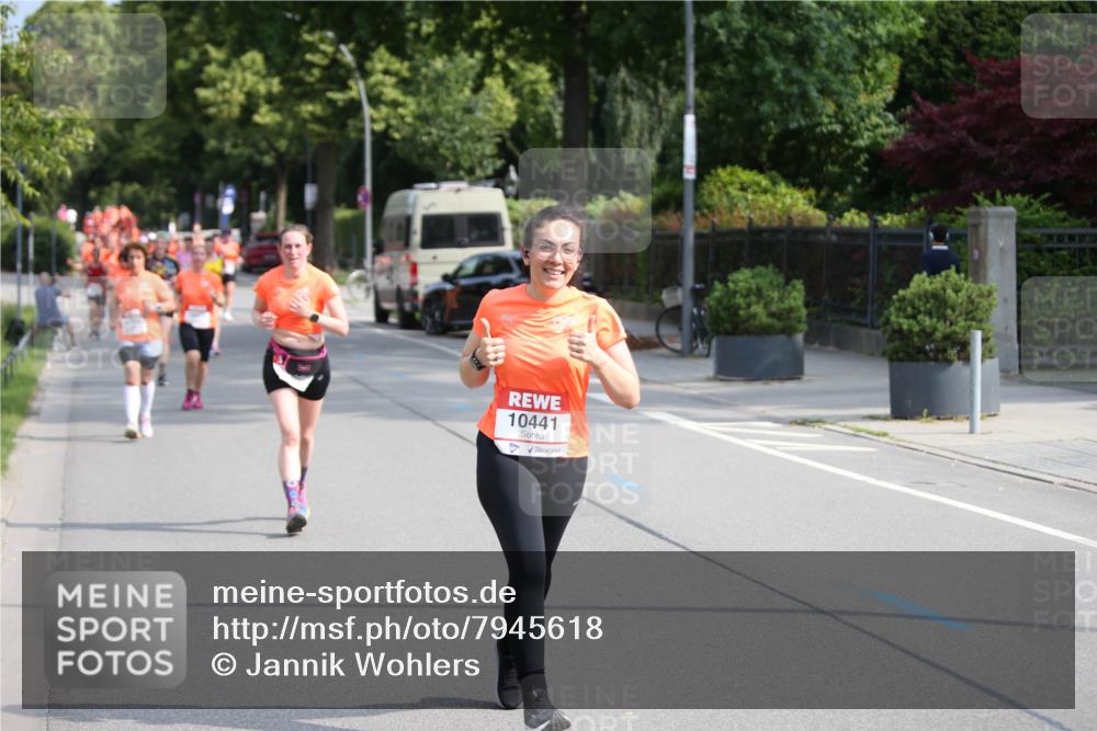 15.06.2025 - REWE Women's Run Jannik Wohlers http://msf.ph/oto/7945618 15.06.2025 09:44:31 Laufen 10441 meine-sportfotos.de