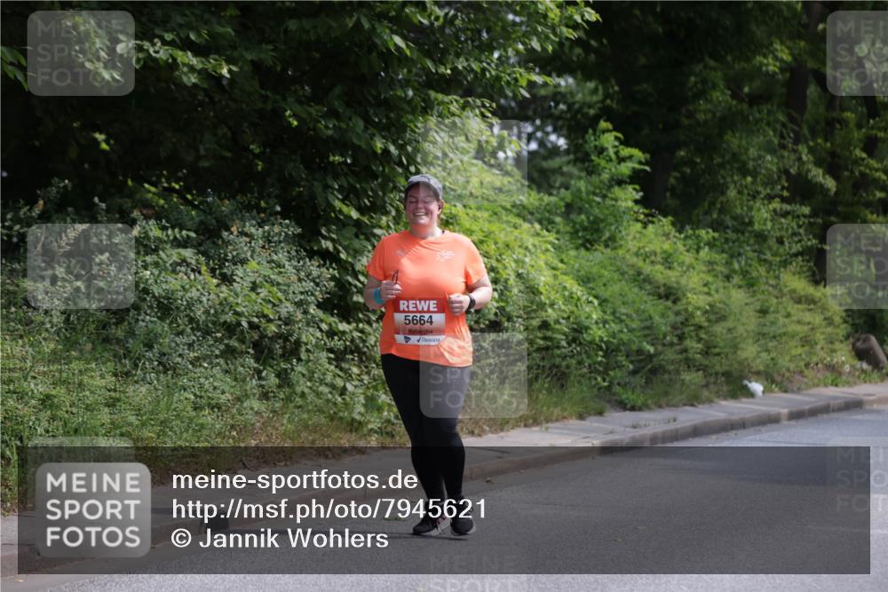15.06.2025 - REWE Women's Run Jannik Wohlers http://msf.ph/oto/7945621 15.06.2025 10:18:43 Laufen 5664 meine-sportfotos.de