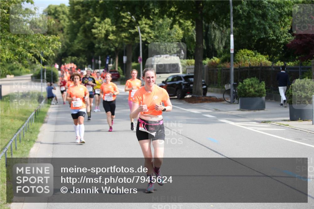 15.06.2025 - REWE Women's Run Jannik Wohlers http://msf.ph/oto/7945624 15.06.2025 09:44:33 Laufen 10479 meine-sportfotos.de