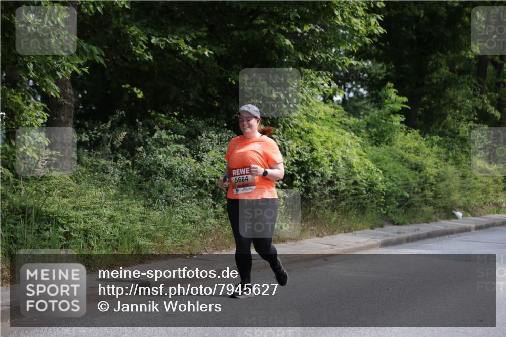 15.06.2025 - REWE Women's Run Jannik Wohlers http://msf.ph/oto/7945627 15.06.2025 10:18:44 Laufen 5664 meine-sportfotos.de