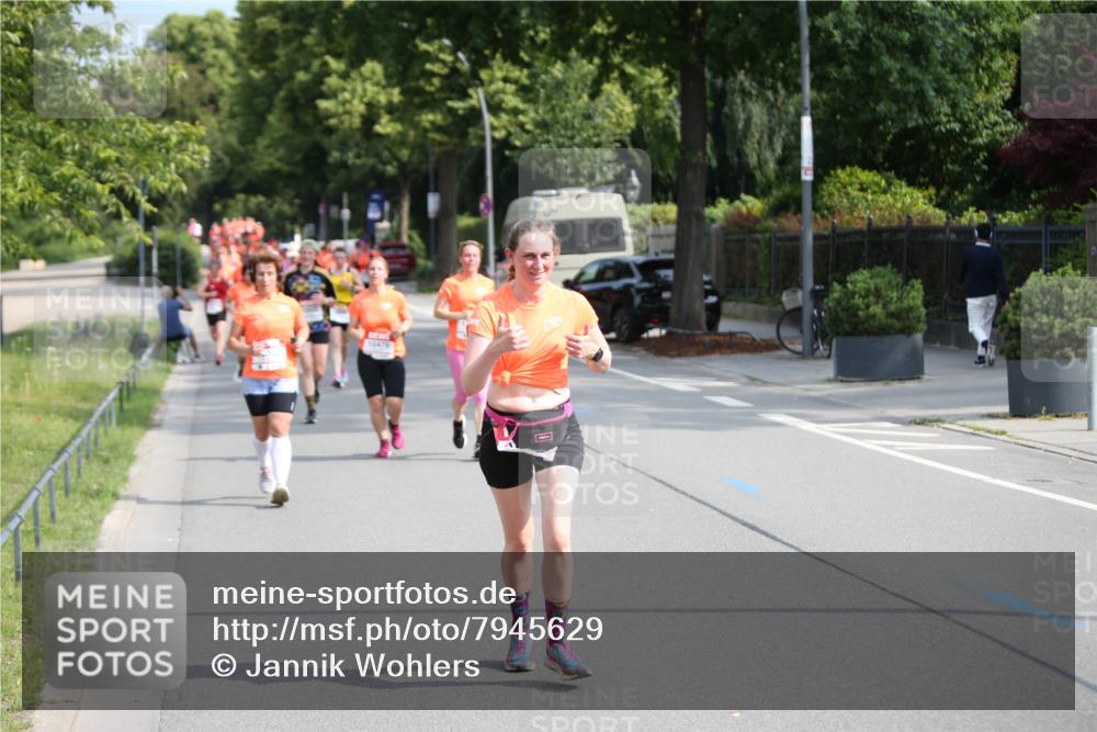 15.06.2025 - REWE Women's Run Jannik Wohlers http://msf.ph/oto/7945629 15.06.2025 09:44:33 Laufen 10479 meine-sportfotos.de