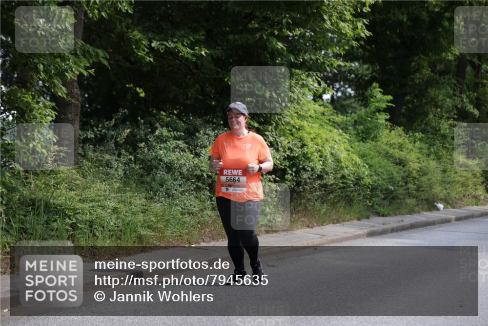15.06.2025 - REWE Women's Run Jannik Wohlers http://msf.ph/oto/7945635 15.06.2025 10:18:44 Laufen 5664 meine-sportfotos.de