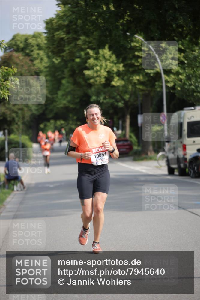 15.06.2025 - REWE Women's Run Jannik Wohlers http://msf.ph/oto/7945640 15.06.2025 08:48:21 Laufen 10851 meine-sportfotos.de